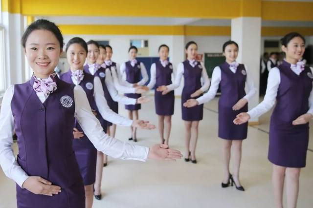 空乘服务手势礼仪知识 提升企业管理与服务质量的关键细节